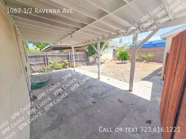 Building Photo - 1062 1/2 Ravenna Ave-