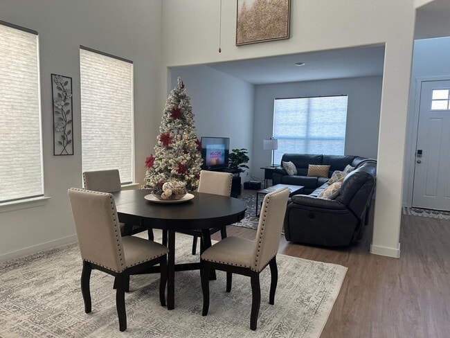 Building Photo - 3600 Daisy Holw Lp