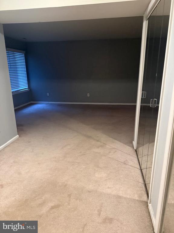 Building Photo - 803 Mountainview Dr