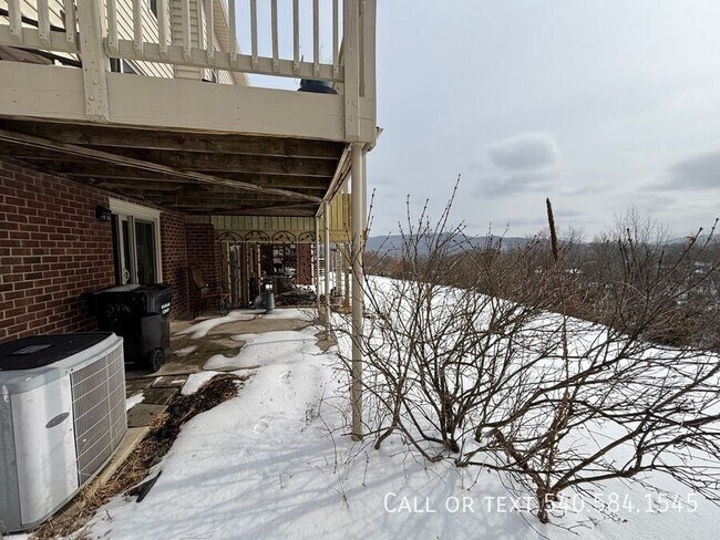 Building Photo - 3776 Kenwick Trail