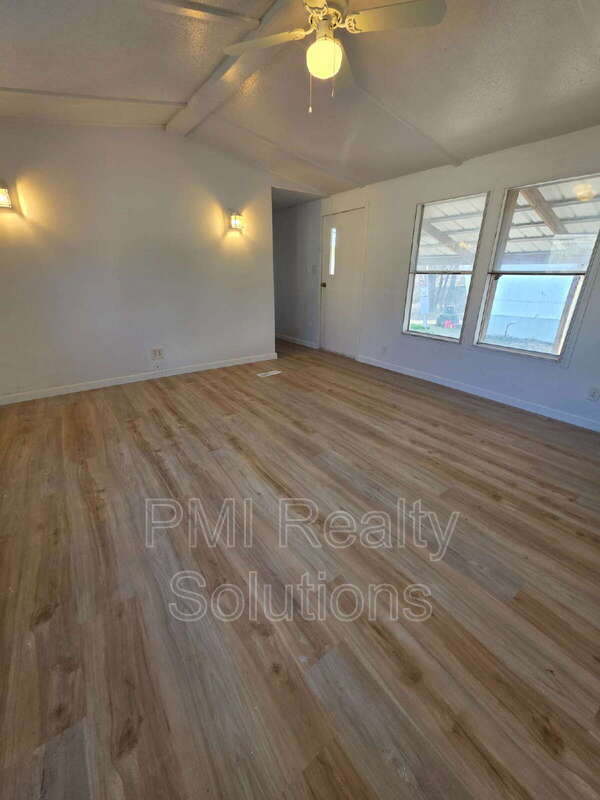 Building Photo - 310 Elberta Ave