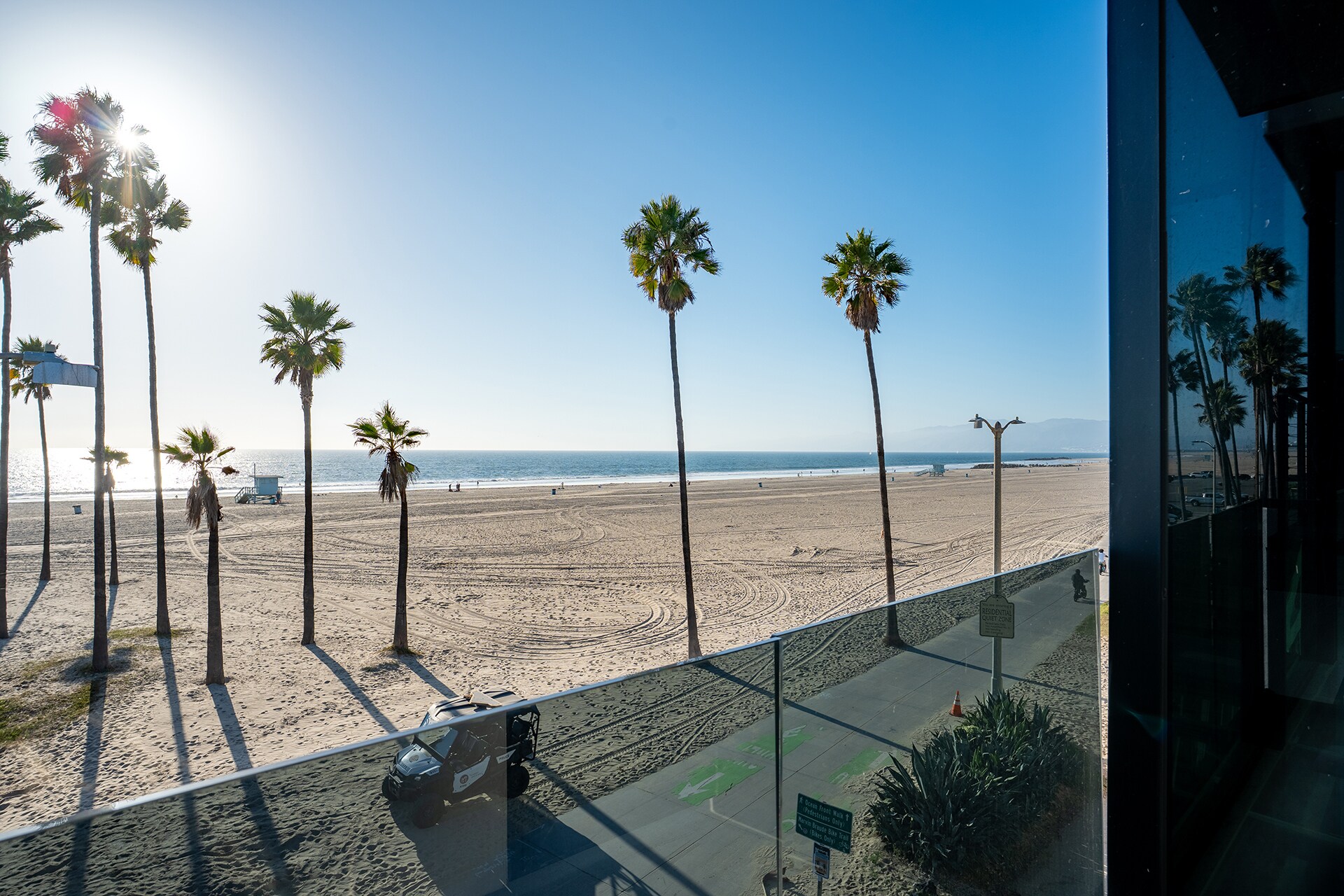 Building Photo - 3009 Ocean Front Walk