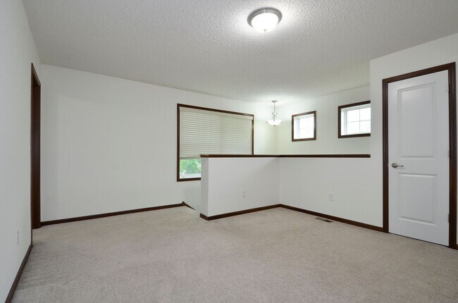 Building Photo - 15610 60th Ave N