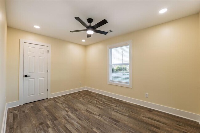 Building Photo - 42 Arnold Rd