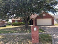 Building Photo - 1010 Enlow Cir