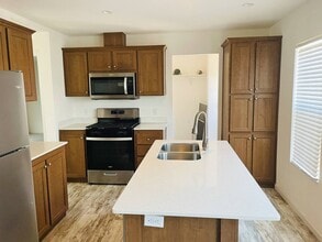 Building Photo - 541 E Sullivan St