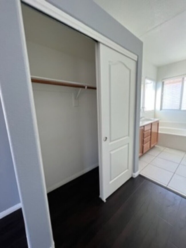 Building Photo - SOUTHERN HIGHLANDS BEAUTY!