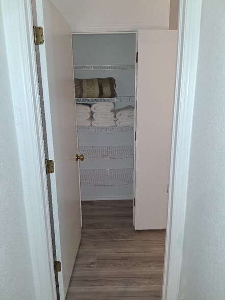 Building Photo - 2 Cloverdale and Wheatland