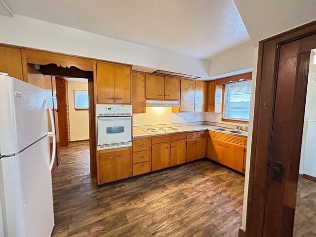 Building Photo - 4414 Kenneth Ave