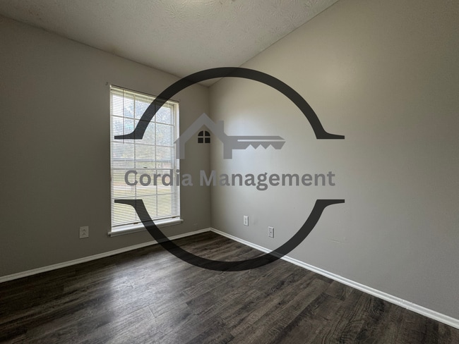 Building Photo - Fenced in   4 Bedroom 1.5 bathroom Home located  in Jonesboro