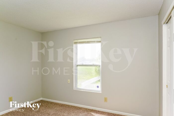 Building Photo - 8837 Hosta Way