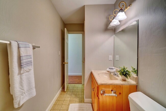 Building Photo - Peaceful Pungo living