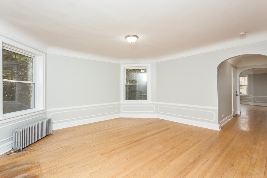Building Photo - 6149 N Talman Ave