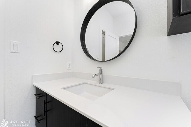 Building Photo - 4527 22nd Pl