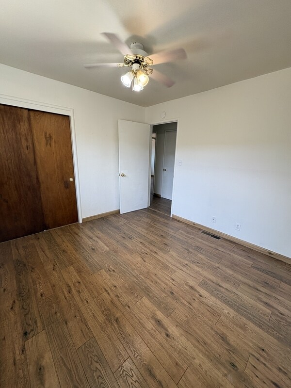 Building Photo - 7631 Adrian Dr