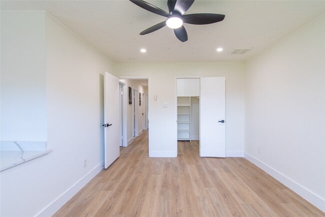 Building Photo - 11523 Bandlon Dr