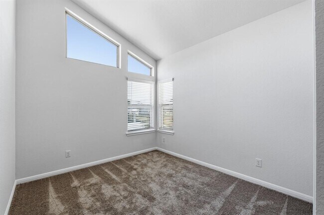 Building Photo - 2210 Cornfield Dr
