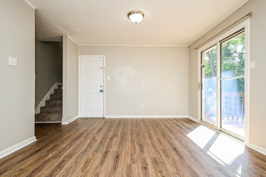 Building Photo - 3074 Menlo Park Dr