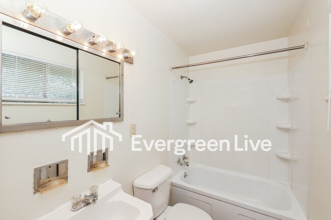 Building Photo - 4344 Kitridge Rd