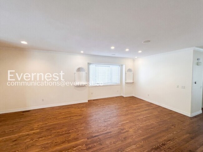 Building Photo - 268 S Garfield St