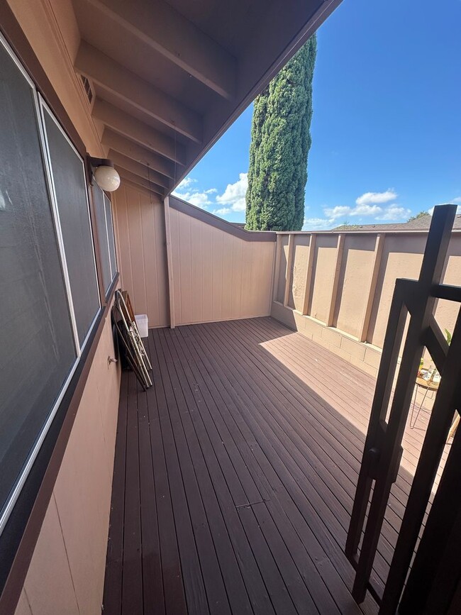 Building Photo - 3 BD / 2 BA Townhome in Aiea!!!