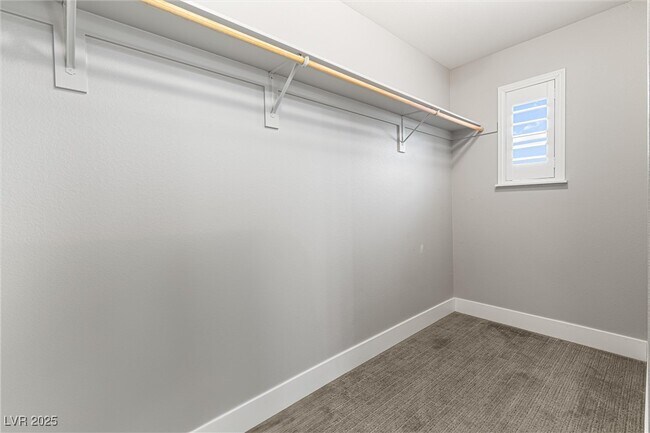 Building Photo - 4631 Amazing View St