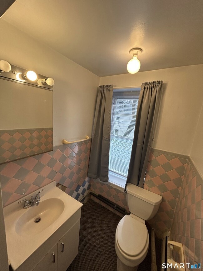 Building Photo - 73 Peck St