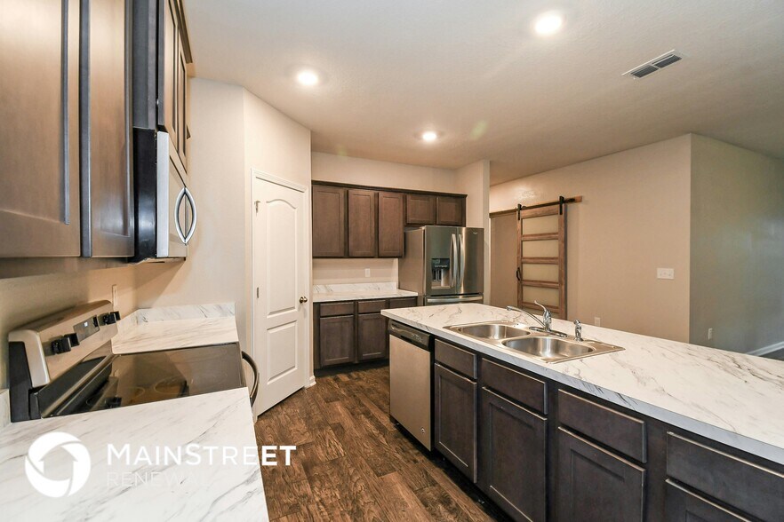 Building Photo - 8478 Cape Fox Dr