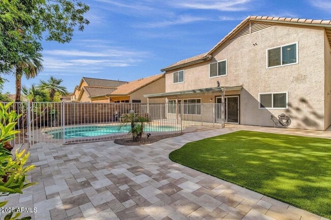 Building Photo - 822 N Naples Dr