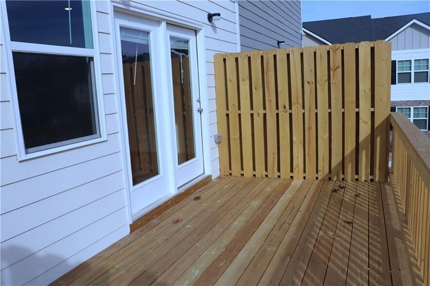 Building Photo - 1253 Cades Walk