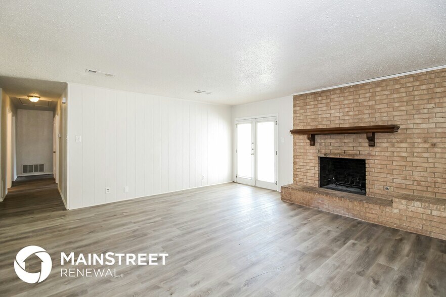 Building Photo - 1822 El Paso St