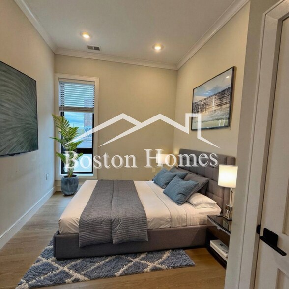 Building Photo - 16 Highgate St