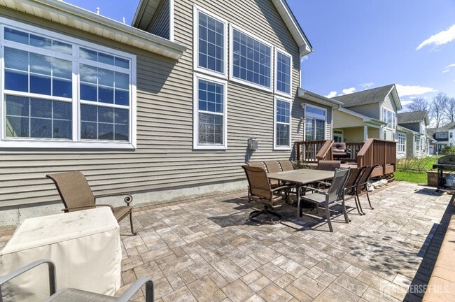 Building Photo - 6 Michelangelo Dr