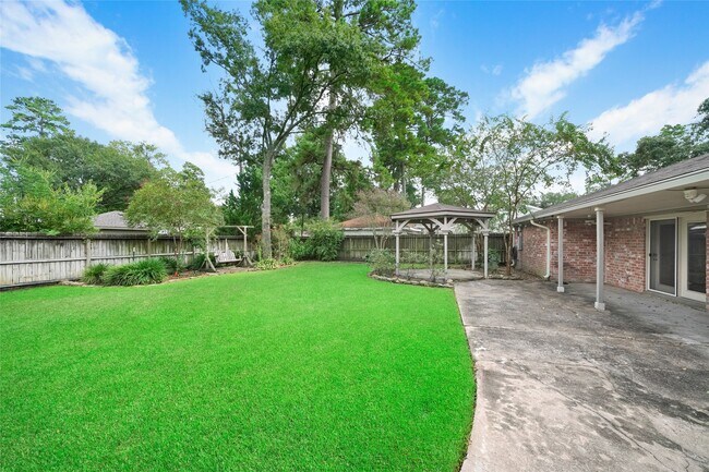 Building Photo - 28914 Pine Hill Dr