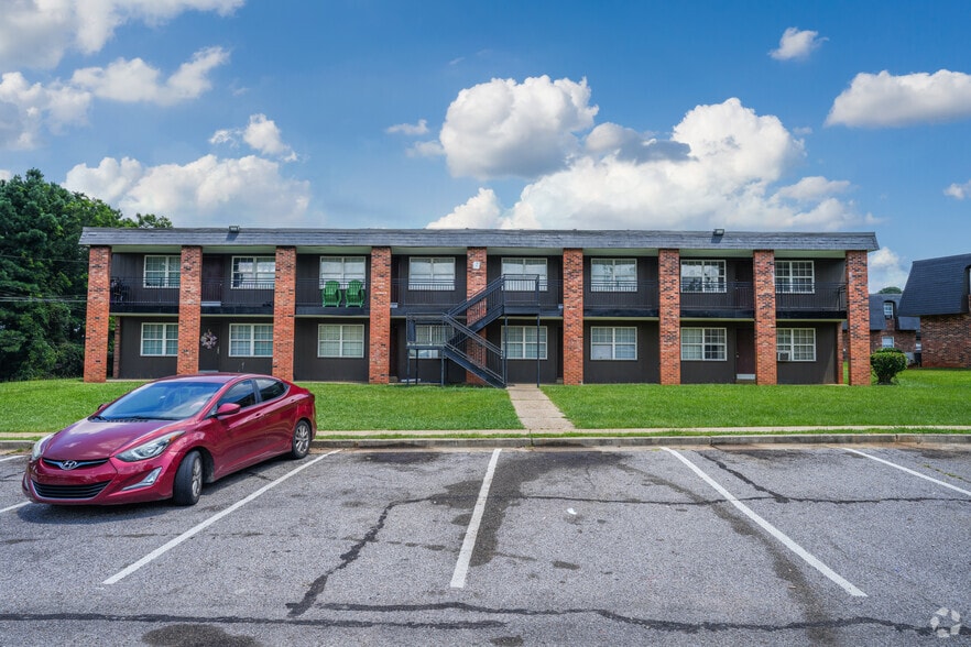 Building Photo - Summit at the Village Apartments