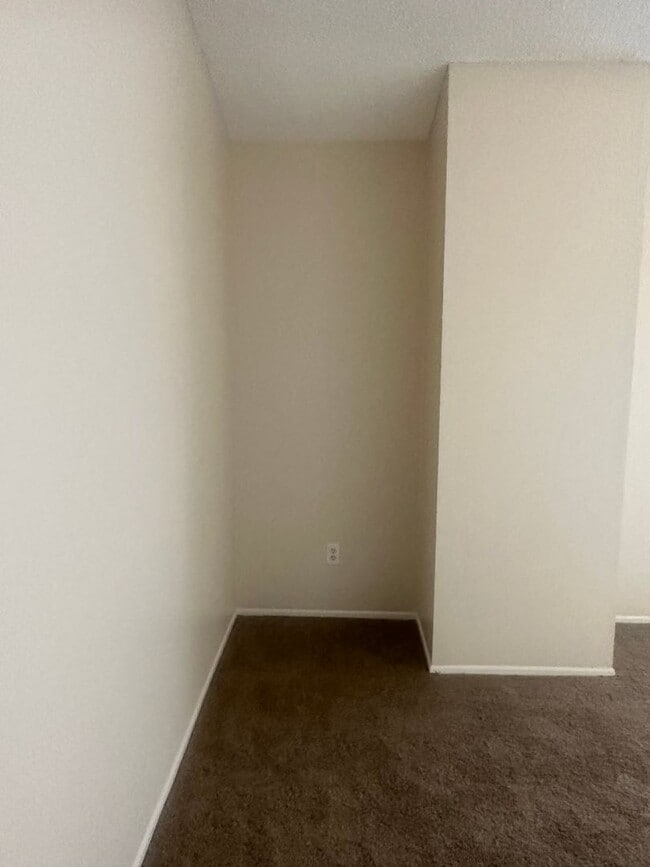 Building Photo - 14430 Pickwick Ln