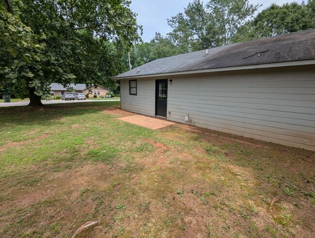 Building Photo - 410/412 Rustwood Dr