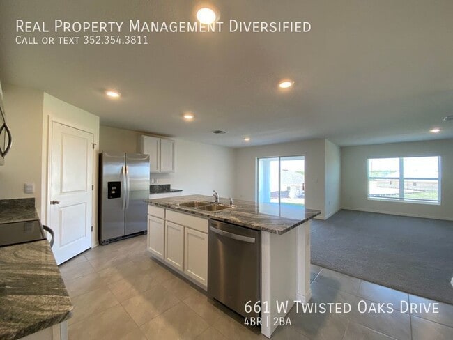 Building Photo - 4801 N Forest Ridge Blvd