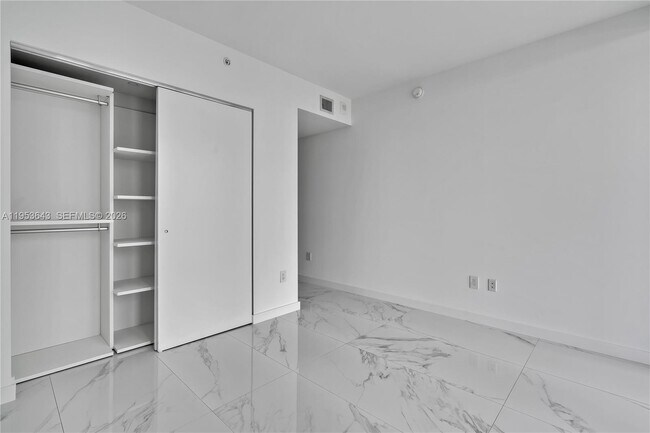 Building Photo - 3131 NE 7th Ave