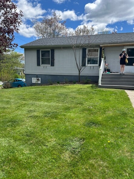 Building Photo - 47 Lakeland Dr