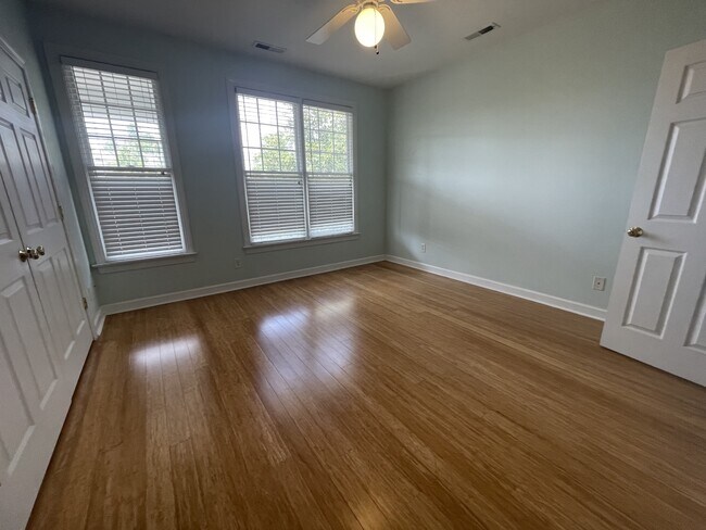 Building Photo - 701 Copperline Dr