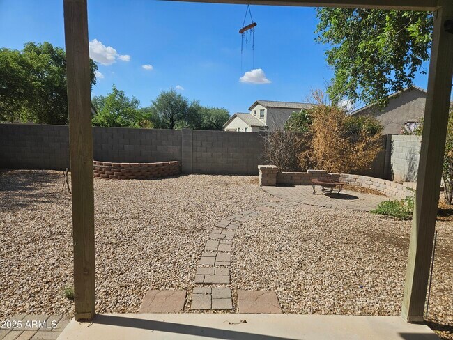 Building Photo - 42356 W Balsa Dr