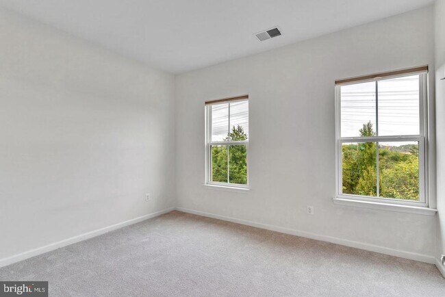 Building Photo - 41751 McMonagle Square