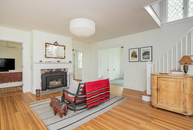 Building Photo - 110 Montauk Hwy
