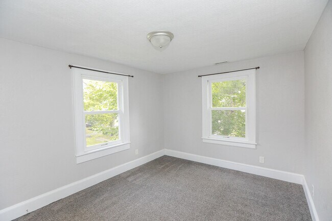 Building Photo - Stunning home rental in Portsmouth!