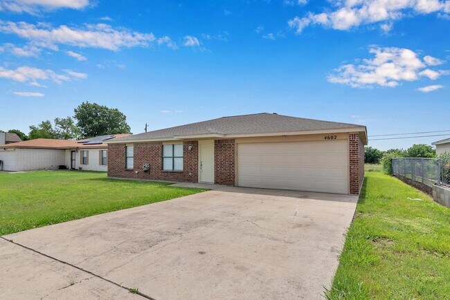 Building Photo - 4602 Ronald Dr