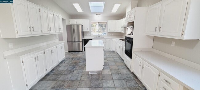 Building Photo - 5750 Sellers Ave