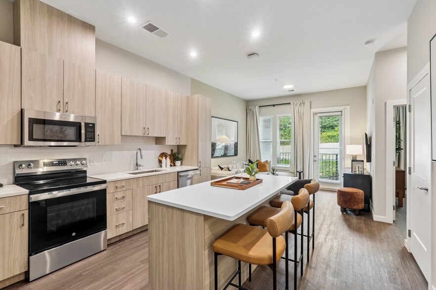 1BR, 1BA - 744SF - Kitchen / Dining Room - Alta New Carrollton