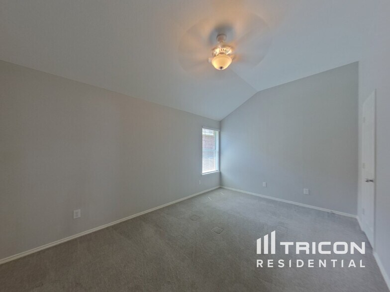Building Photo - 637 Chalk Knoll Rd