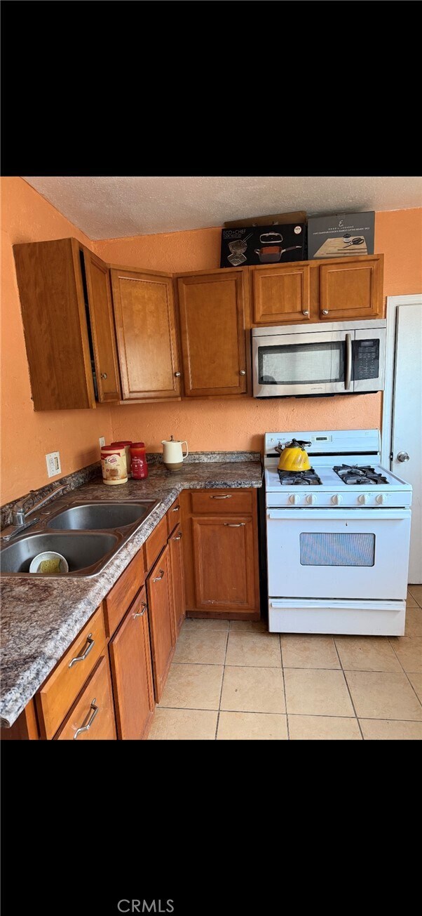 Building Photo - 210 W Lugonia Ave